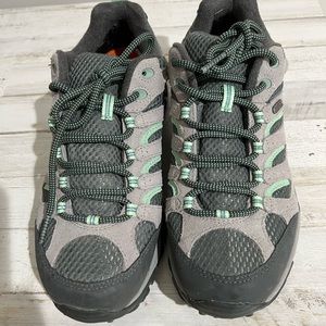 Merrill Hiking Shoes